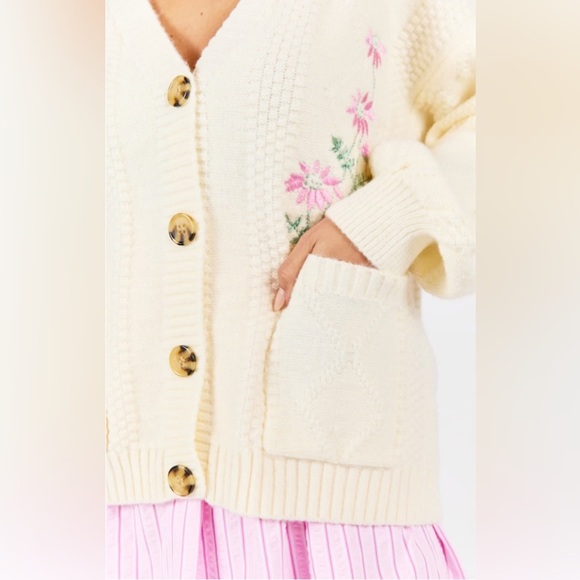 Pink Lily Floral Embroidered Button Up Bohemian Cardigan Cream Size 2X - Picture 8 of 9
